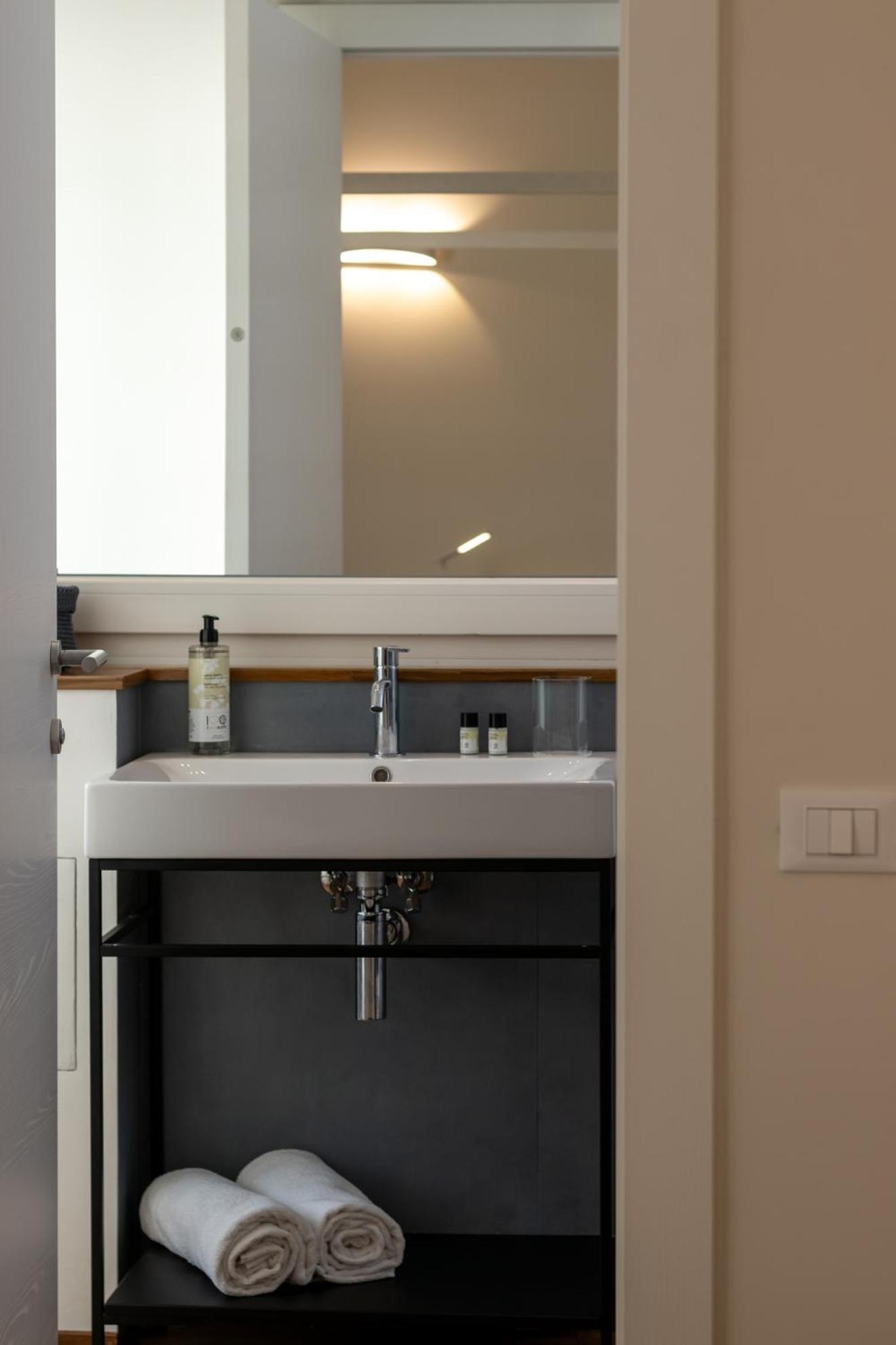 Il Faro Luxury Rooms & Lounge La Spezia Exterior foto